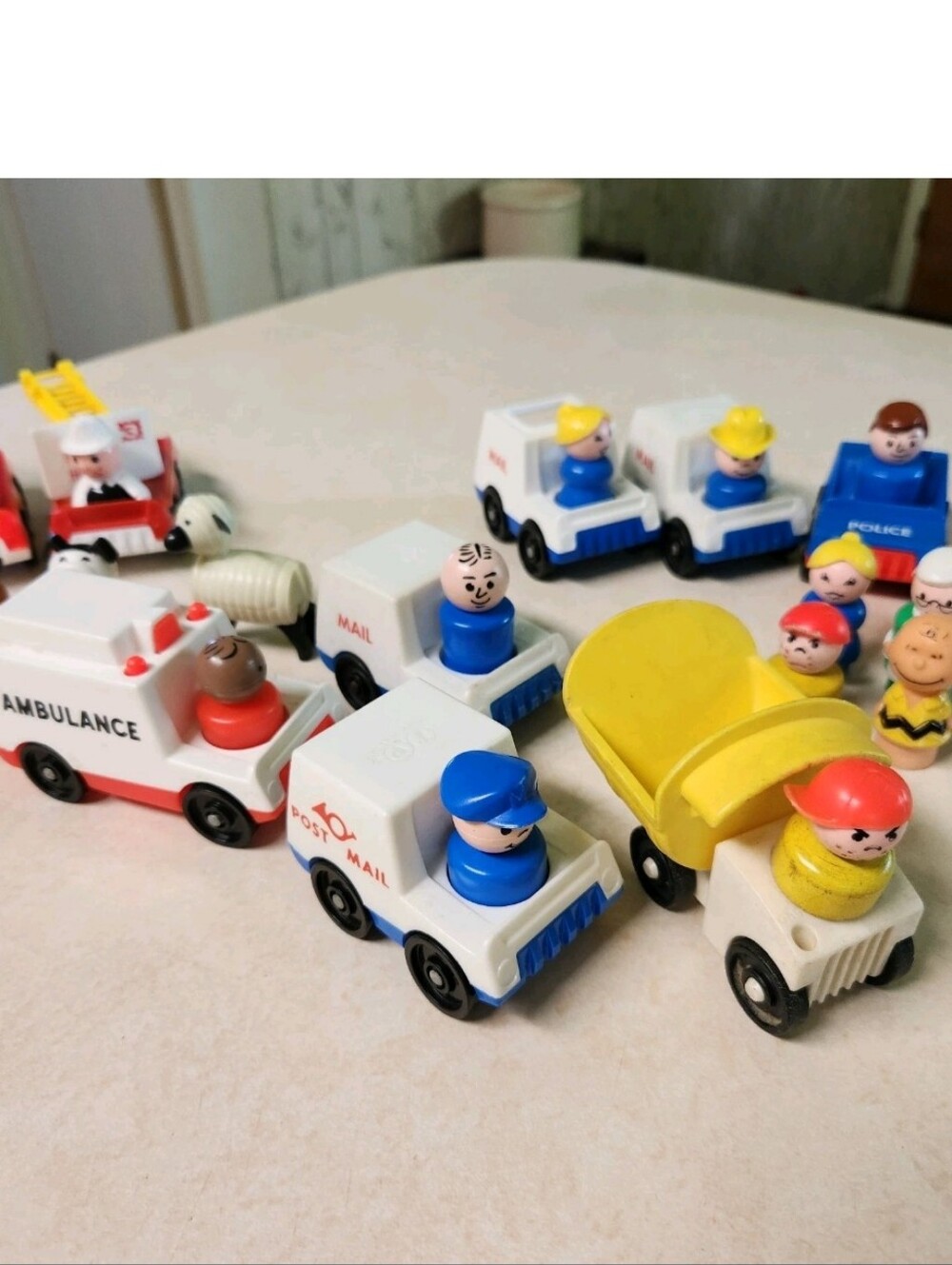 Vintage Fisher Price Little People 28 Pc Accessories Cars Animals Figures Lot - Picture 8 of 8